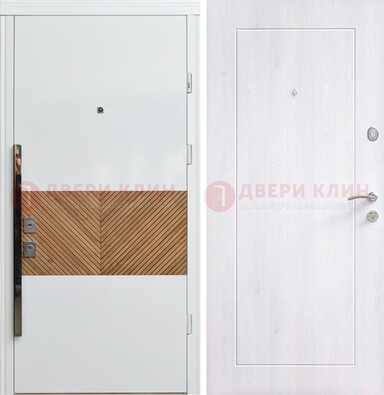 Белая железная дверь МДФ горизонтальной вставкой ДМ-265 в Фрязино