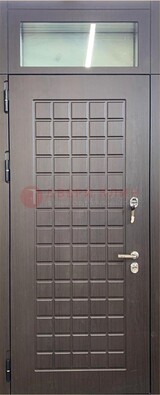 Темная железная дверь с МДФ и верхней фрамугой ДМ-337 в Фрязино