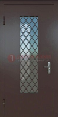Темная металлическая дверь с решеткой и стеклом ДС-7 в Фрязино