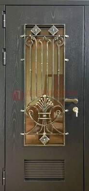 Одностворчатая железная дверь со стеклом и ковкой для дома ДСК-101 в Фрязино