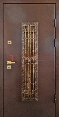 Металлическая дверь с порошковым напылением со стеклом и ковкой ДСК-110 в Фрязино
