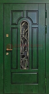Зеленая железная дверь со стеклом и ковкой ДСК-111 в Йошкар-Оле