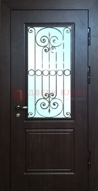 Железная дверь со стеклом и ковкой ДСК-65 для общественных зданий в Фрязино