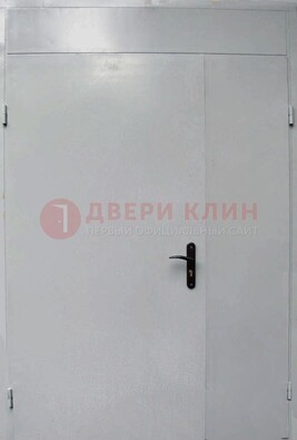 Белая металлическая тамбурная дверь ДТМ-5 в Фрязино