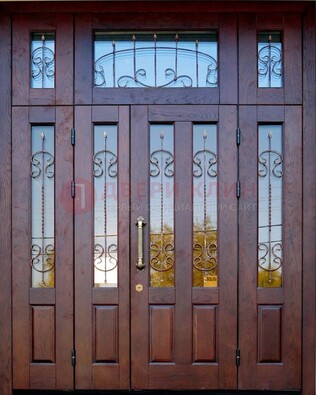 Коричневая парадная дверь с виноритом и ковкой ДВТ-168 в Фрязино