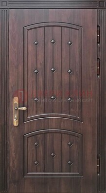 Коричневая уличная дверь с виноритом для дома ДВТ-235 в Фрязино