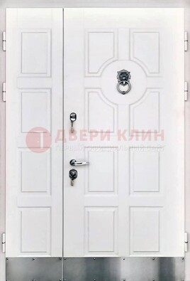 Белая входная дверь с виноритом ДВТ-246 в Фрязино
